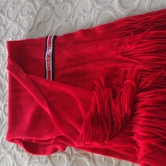 NWOT  Scarf by CALVIN KLEIN - Picture 1 of 14